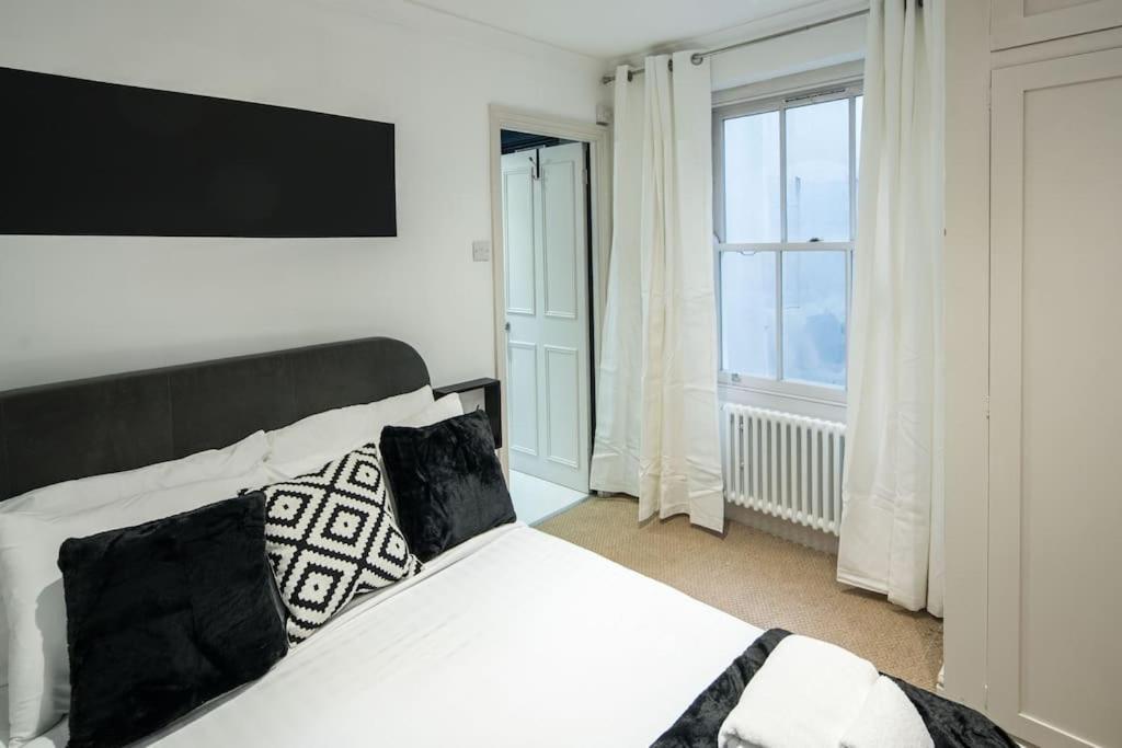 Апартаменти Superb Retreat Central Next Tube Лондон Екстер'єр фото