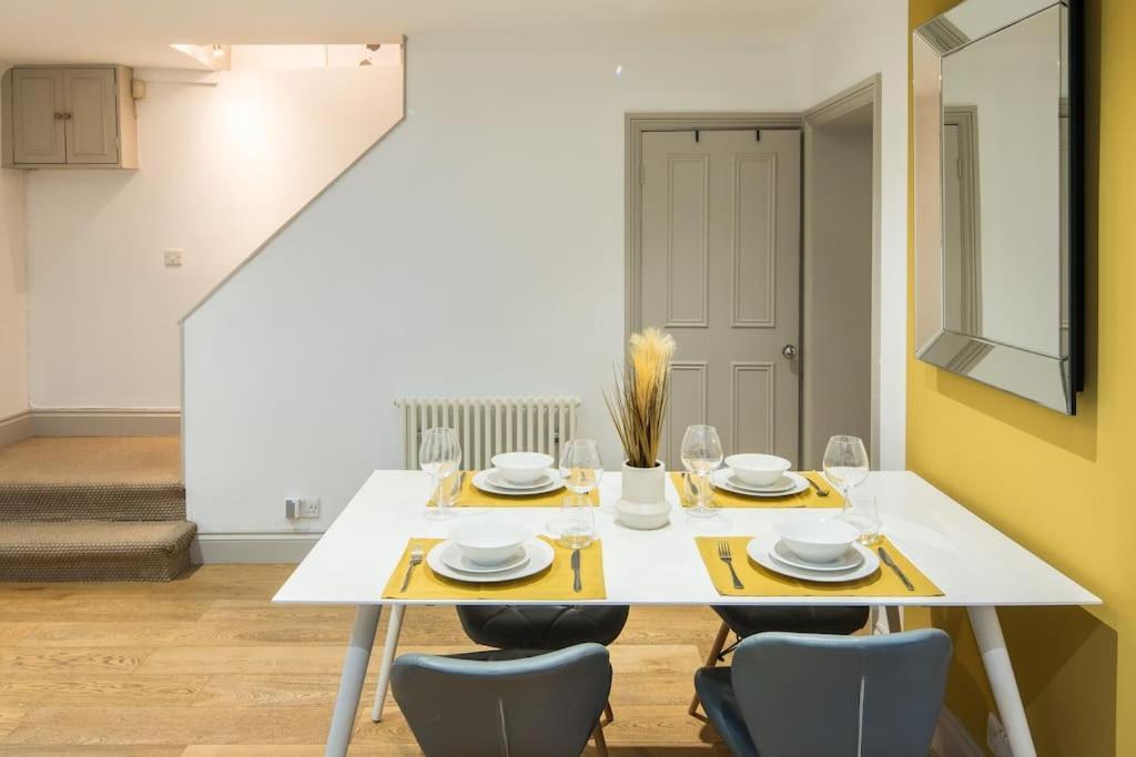 Апартаменти Superb Retreat Central Next Tube Лондон Екстер'єр фото