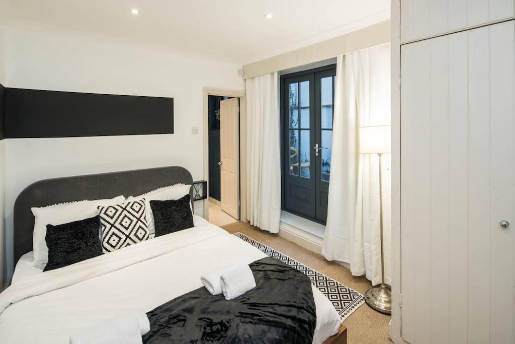 Апартаменти Superb Retreat Central Next Tube Лондон Екстер'єр фото